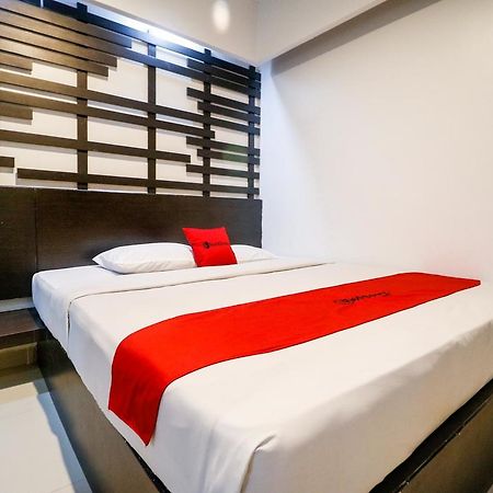 Reddoorz Plus Near Pasar Wisata Pekanbaru Εξωτερικό φωτογραφία