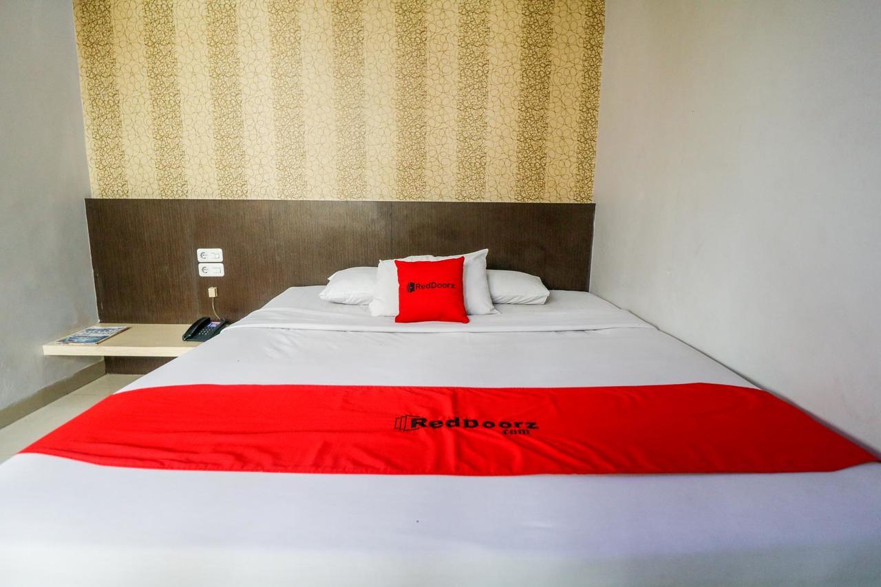 Reddoorz Plus Near Pasar Wisata Pekanbaru Εξωτερικό φωτογραφία