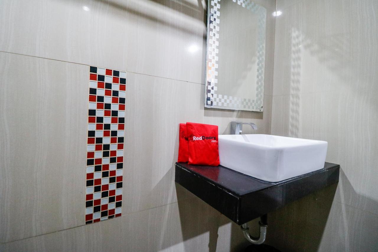 Reddoorz Plus Near Pasar Wisata Pekanbaru Εξωτερικό φωτογραφία