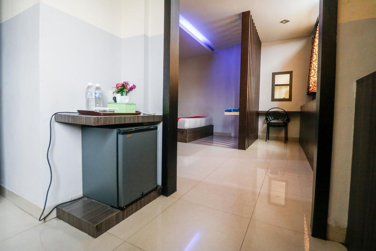 Reddoorz Plus Near Pasar Wisata Pekanbaru Εξωτερικό φωτογραφία