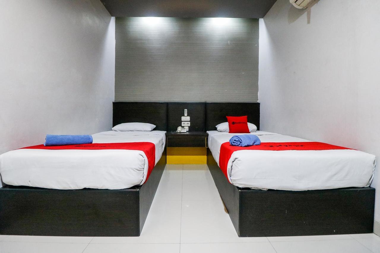 Reddoorz Plus Near Pasar Wisata Pekanbaru Εξωτερικό φωτογραφία